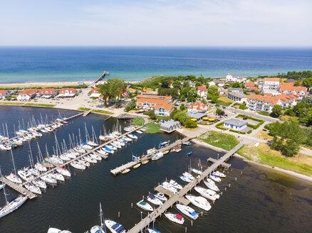 Deutschland, Mecklenburg-Vorpommern, Wismarer Bucht, Halbinsel Wustrow, Ostseebad Rerik, Hafen - AMF05780