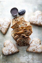 Lebkuchen in Herzform, Kekse, Schokolade - ISF14267