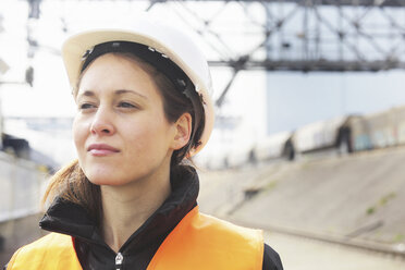 Portrait of female dockworker - CUF34991