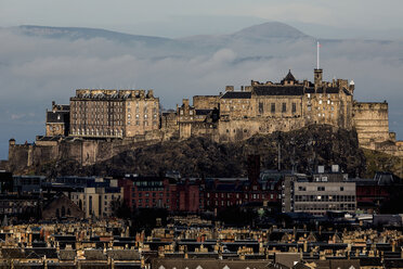 Blick auf Edinburgh Castle vom Blackford Hill - CUF35067