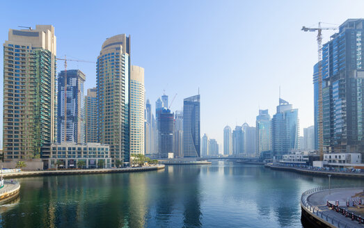 Dubai Marina bei Tageslicht, Vereinigte Arabische Emirate - CUF35576