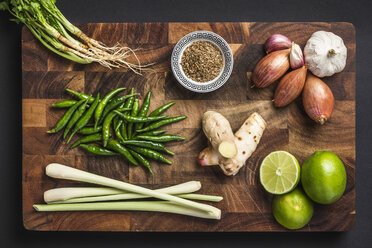 Ingredients for making green curry paste - CUF35581