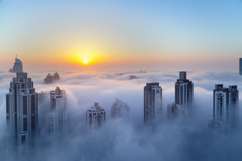 Downtown Dubai in der Morgendämmerung, Vereinigte Arabische Emirate, lizenzfreies Stockfoto