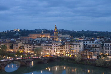 Blick auf den Fluss Arno, Florenz, Italien - CUF35672