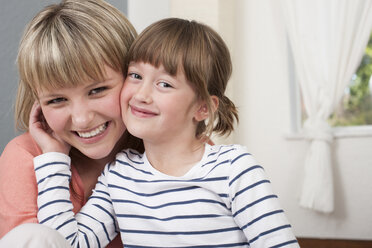 Portrait of young woman and girl - CUF36540