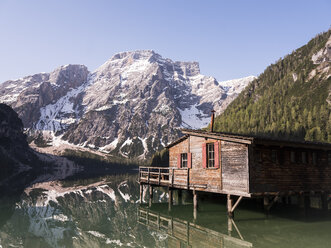 taly, South Tyrol, Dolomites, Lago di Braies, Fanes-Sennes-Prags Nature Park in the morning light - MADF01403