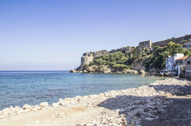 Griechenland, Peloponnes, Messenien, Koroni, Strand und Festung - MAMF00118