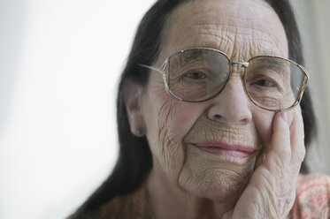 Ältere Frau mit Brille - ISF14542