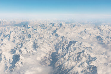 Italien, Aosta, Luftaufnahme des Matterhorns und der Alpen - WPEF00560