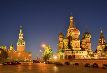 Blick auf den Roten Platz, die Kremltürme und die Sankt-Basilians-Kathedrale bei Nacht, Moskau, Russland - CUF38468