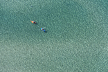 Luftaufnahme von zwei Seekajaks, Melbourne, Victoria, Australien - ISF16203