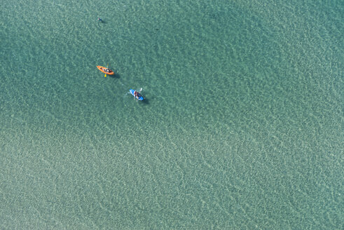 Luftaufnahme von zwei Seekajaks, Melbourne, Victoria, Australien - ISF16203