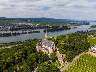 Germany, Rhineland-Palatinate, Bingen region, Rochus Mountain and Rochus Chapel, Aerial view of Kempen am Rhein and Ruedesheim am Rhein - AMF05806