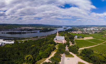 Germany, Rhineland-Palatinate, Bingen region, Rochus Mountain and Rochus Chapel, Aerial view of Kempen am Rhein and Ruedesheim am Rhein - AMF05807