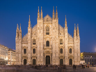 Milan Cathedral, Piazza Duomo at night, Milan, Lombardy, Italy - CUF39355