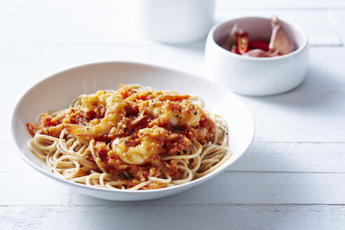 Stillleben von Spaghetti mit asiatischen Garnelen - CUF39487