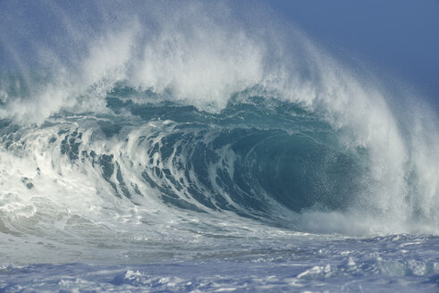 USA, Hawaii, Oahu, große Welle - RUEF01904