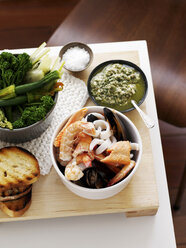 Dish of prawns with bread and vegetables - CUF40227
