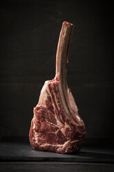 Raw tomahawk steak - MAEF12668