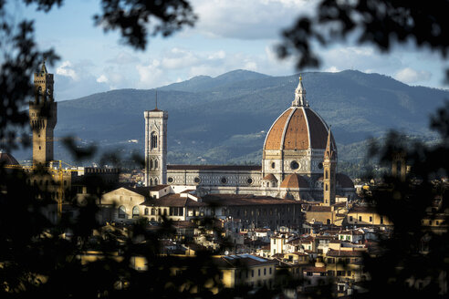 Duomo mit Blick auf die Dächer von Florenz - CUF40284