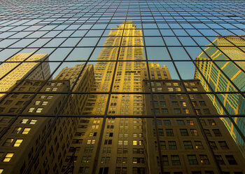 Gebäude reflektiert, New York City, USA - CUF40927