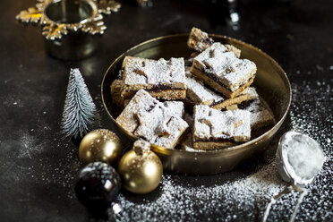 Linzer Kekse mit Glühweinfüllung - SBDF03645