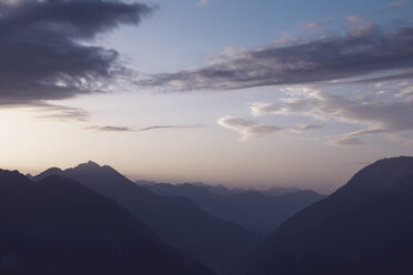 Schweiz, Tessin, Airolo, Morgenstimmung am Gotthardpass - DWIF00932