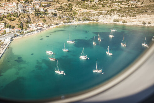 Luftaufnahme von Booten in der Bucht von Pythagoreio, Samos, Griechenland - CUF41708