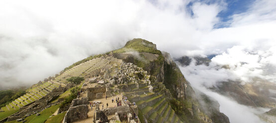 Frühmorgendlicher Nebel am Machu Picchu, Peru - CUF41800