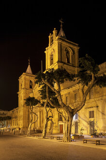St. John's Co-Cathedral bei Nacht beleuchtet, Valletta, Malta - CUF42122