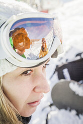 Nahaufnahme einer Skifahrerin Kitzbühel, Tirol, Österreich - CUF42153