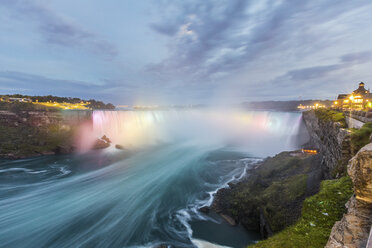 Kanada, Ontario, Niagara Falls dramatische Langzeitbelichtung in der Abenddämmerung - WPEF00698