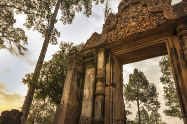 Banteay Srei Temple ruins, Angkor Wat Complex, Cambodia - CUF43303