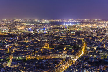 Frankreich, Paris, Beleuchtete Stadt bei Nacht - WDF04740