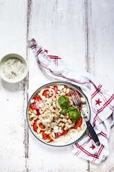 Weißer Bohnen-Tomatensalat mit Zwiebeln und Feta - SBDF03668