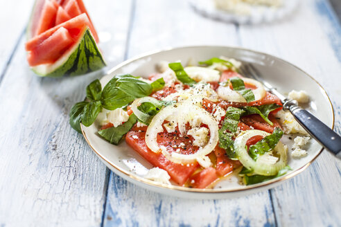 Wassermelonensalat mit Zwiebeln, Feta und Basilikum - SBDF03679