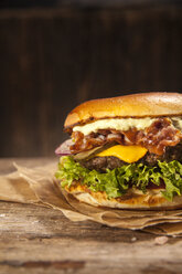 Cheese Bacon Burger - NAF00102