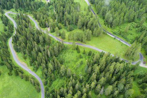 Schweiz, Kanton Graubünden, Luftaufnahme des Albulapasses - STSF01692
