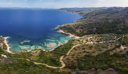 Griechenland, Pelion, Pagasetischer Golf, Sund von Trikeri, Region Volos, Luftaufnahme der Küste Pelions - AMF05840