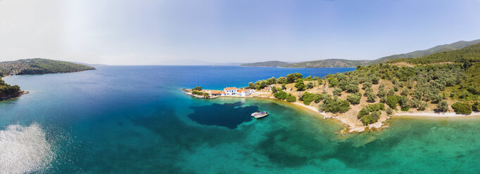 Griechenland, Ägäisches Meer, Pagasetischer Golf, Halbinsel Pelion, Luftaufnahme von Tzasteni - AMF05862