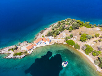 Griechenland, Ägäisches Meer, Pagasetischer Golf, Halbinsel Pelion, Luftaufnahme von Tzasteni - AMF05864