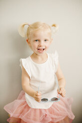 Porträt eines blonden kleinen Mädchens - NMSF00205