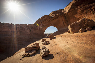 Rock formations in dry desert landscape - ISF17320