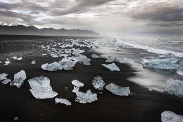 Iceland, South of Iceland, Joekulsarlon glacier lake, icebergs - DMOF00071