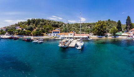 Greece, Pelion, Pagasetic Gulf, Sound of Trikeri, Region Volos, Island Pangias, Aerial view of Bay of Paleo Trikeri - AMF05895