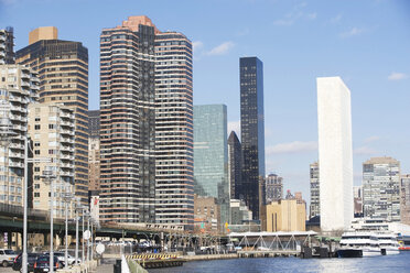 Skyline und Hafen von New York City - ISF17794