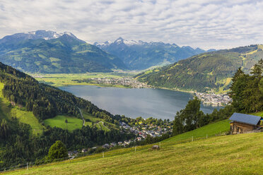 Österreich, Land Salzburg, Zell am See, Zeller See, Kitzsteinhorn im Hintergrund - AIF00508