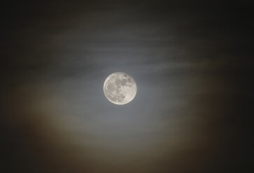 Vollmond mit einem Heiligenschein um - THGF00050