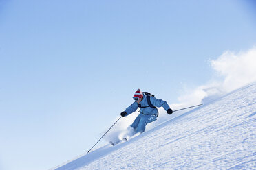 Male skiing downhill - ISF18546