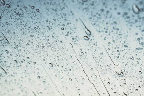 Regentropfen am Fenster - ACPF00152